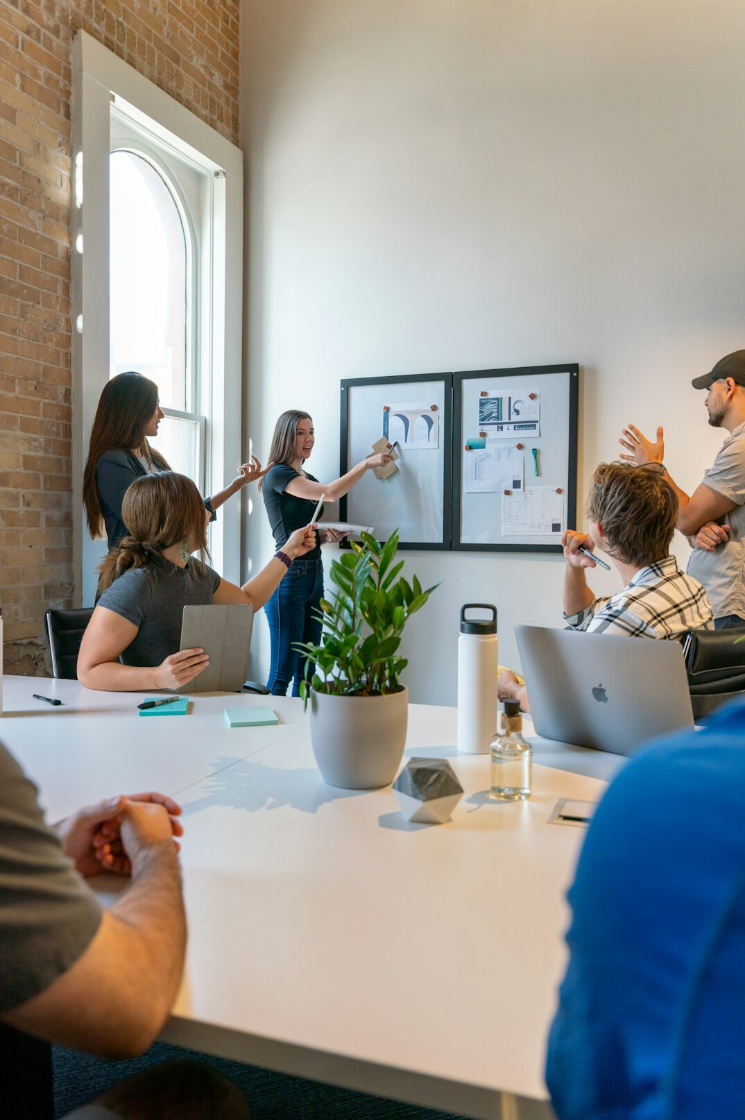 people arguing in meeting